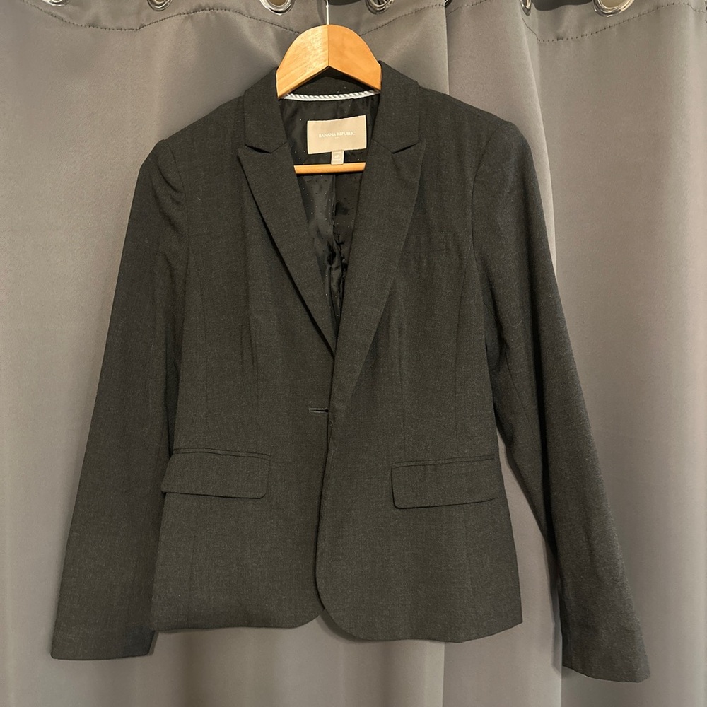 Women’s Banana Republic fitted blazer